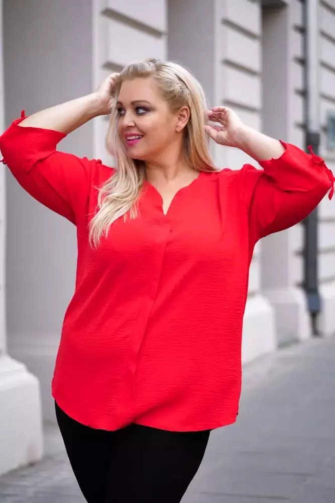 Red Blouse CRYNO