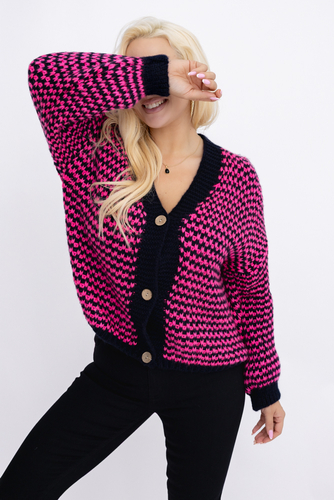 Schwarzer und weißer Pullover