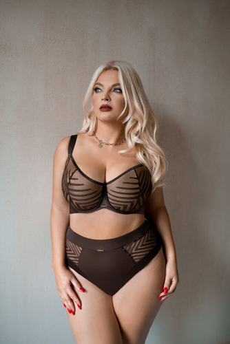 Brown Highwaisted Figs