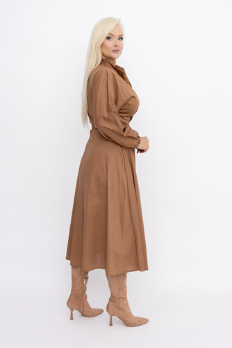  Vestido camel a capas