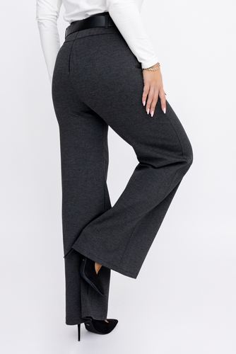 Pantalón gris oscuro con cinturón