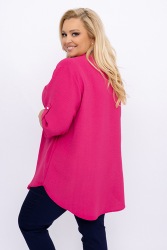 Camisa con cuello fucsia