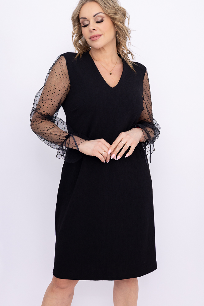 Schwarzes Kleid mit durchsichtigen Ärmeln