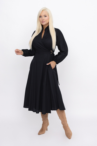 Robe noire à volants