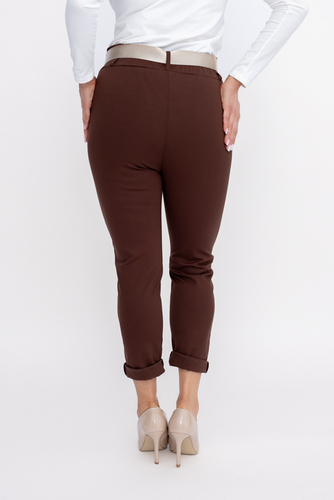 Pantalon marron foncé avec ceinture