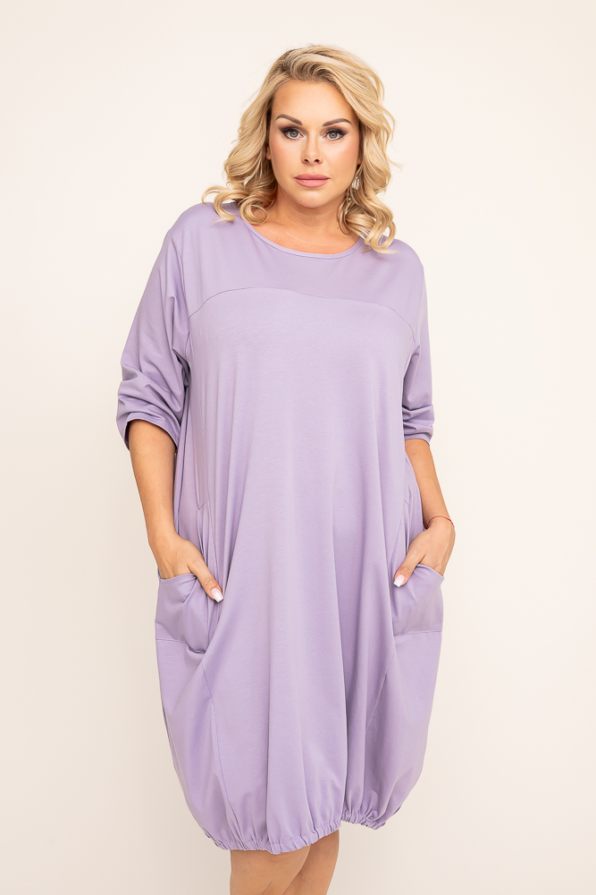 Fliederfarbenes Kleid