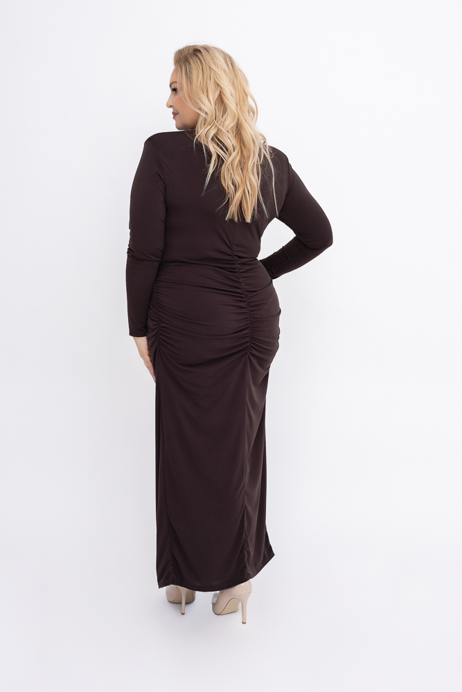 Czekoladowa Sukienka z marszczeniem