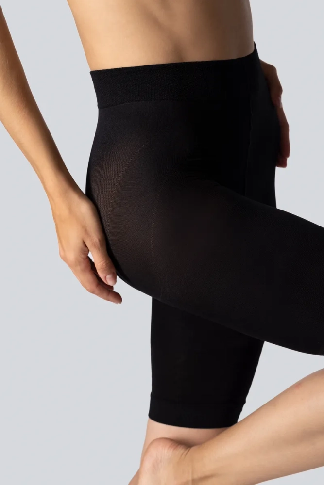 Pantaloni scurți de modelare