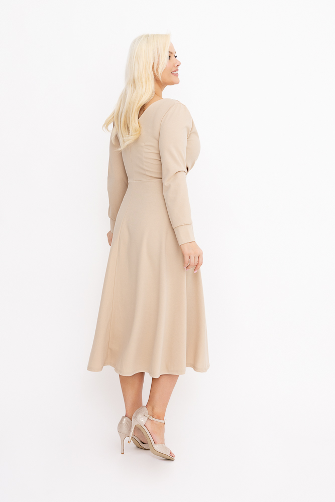 Jasnobeżowa Sukienka