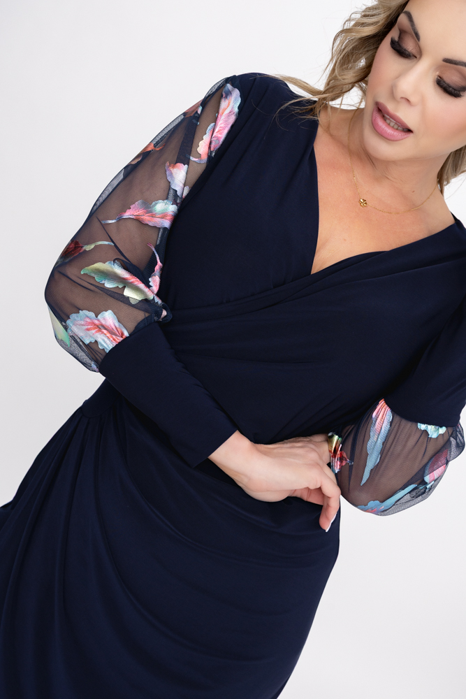 Dress with see-through sleeves Design 3