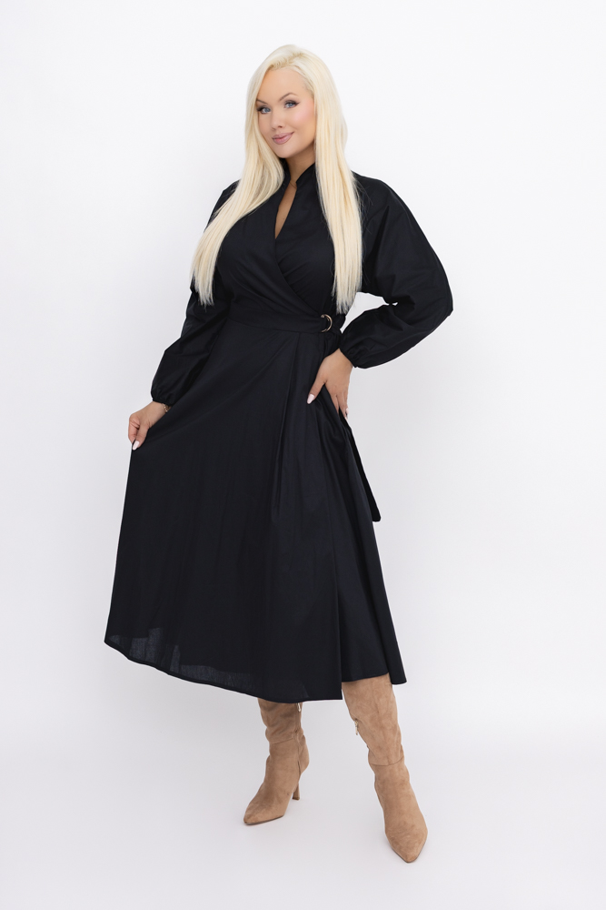 Robe noire à volants