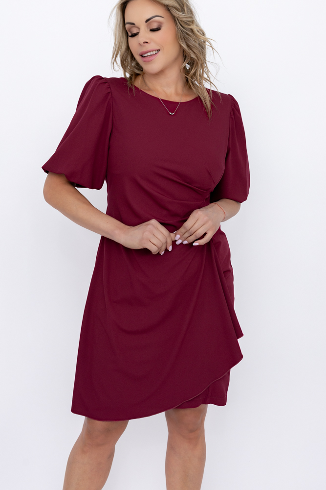 Vestido arrugado granate