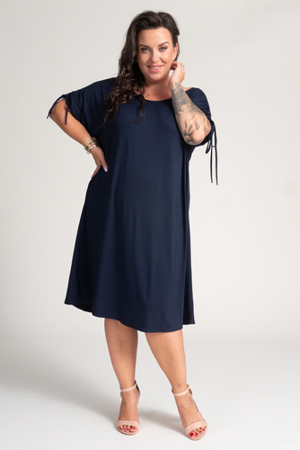Vestido azul marino con mangas de volantes