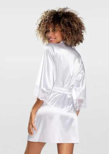 Peignoir en satin blanc