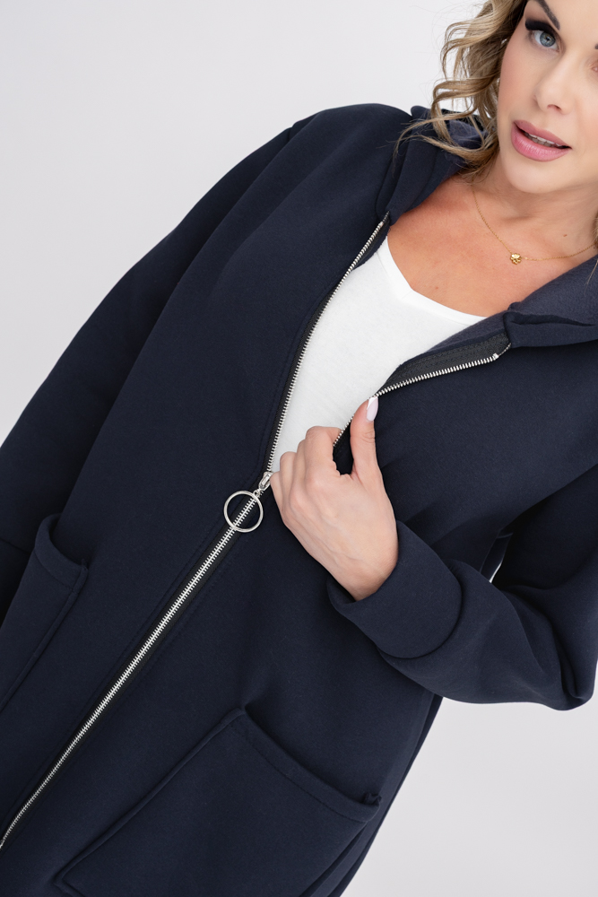 Sweat isolé bleu marine