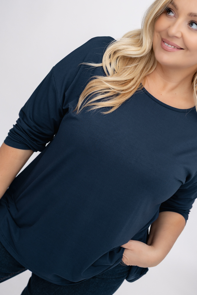  Beigefarbene glatte Bluse