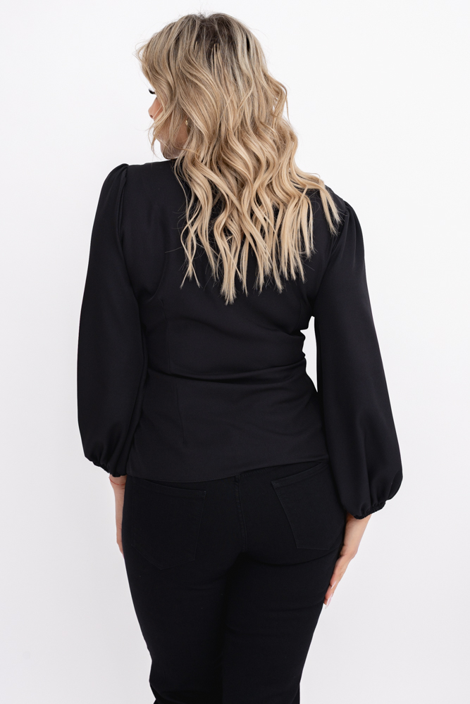 Blusa de chocolate con lazos