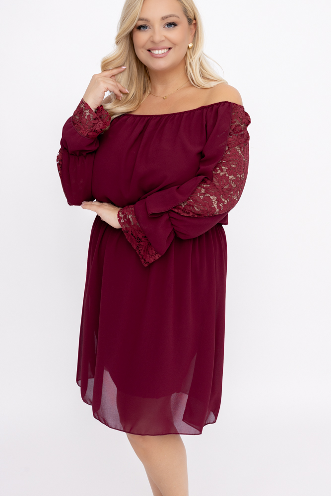  Robe en mousseline de soie marron avec manches en dentelle