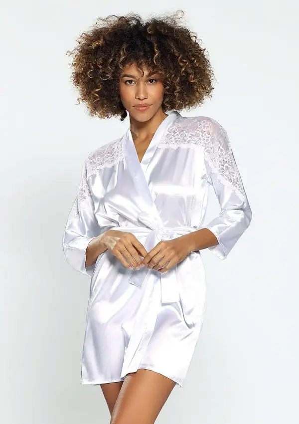 Peignoir en satin blanc