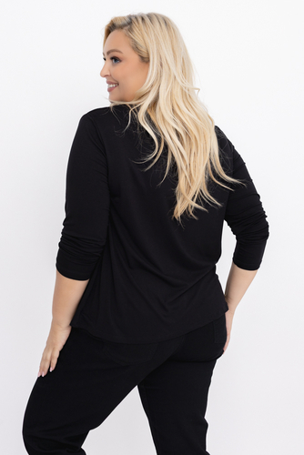 Blusa café con escote vaporoso 