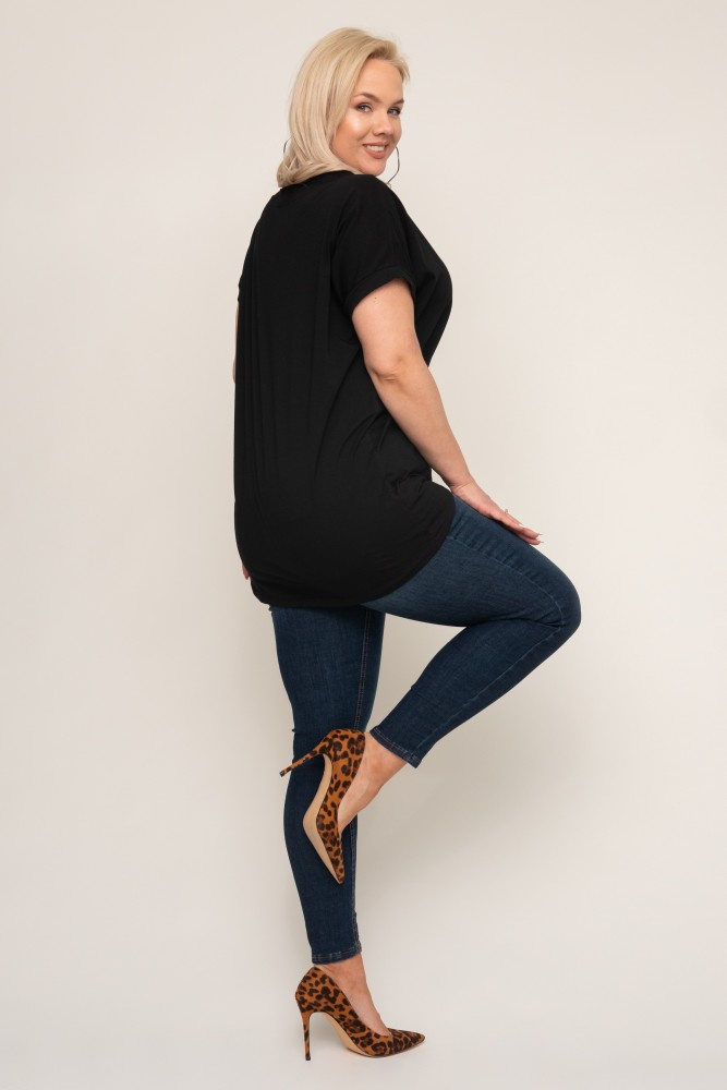 Black Blouse LIPSTI