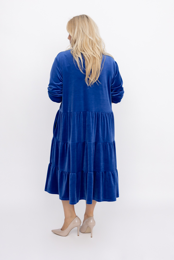 Kleid aus kornblumenblauem Velours