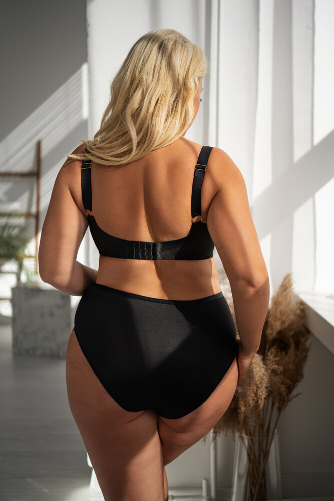 Black Highwaisted Figs