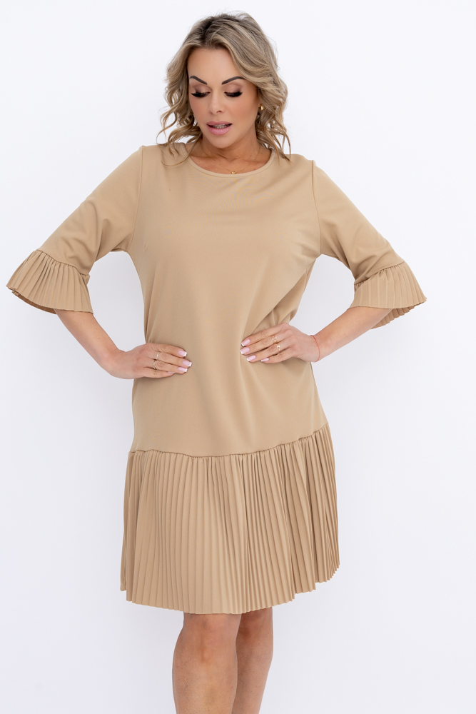 Beigefarbenes Plissee-Rüschen-Kleid