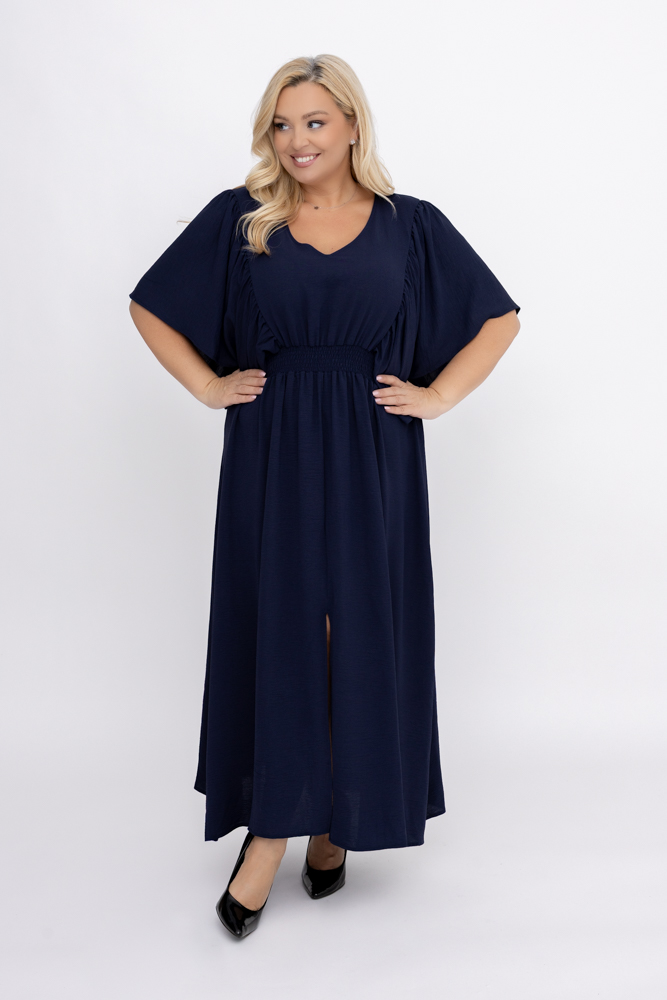 Vestido azul marino con arrugas