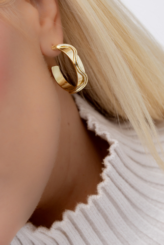 Gold Screw-on Shell Earrings