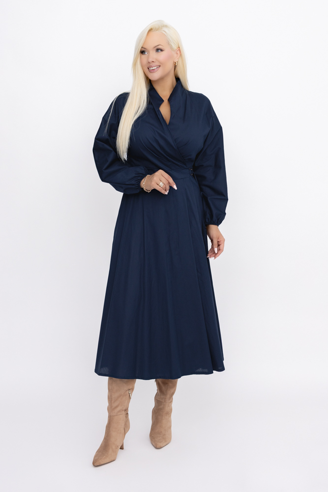 Robe bleu marine avec cravate
