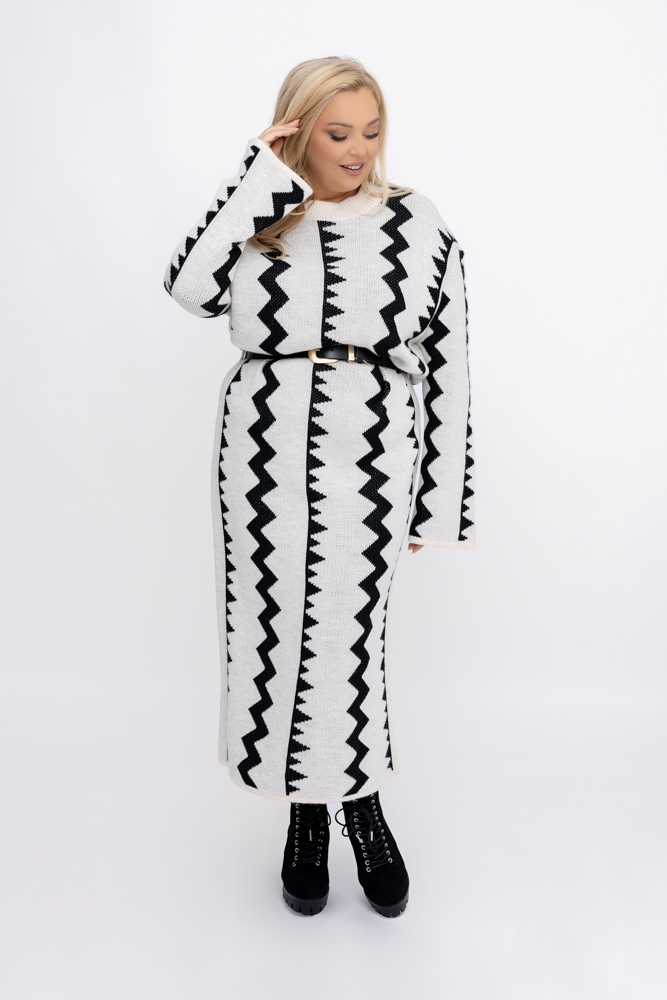 Hellbeiges Pulloverkleid