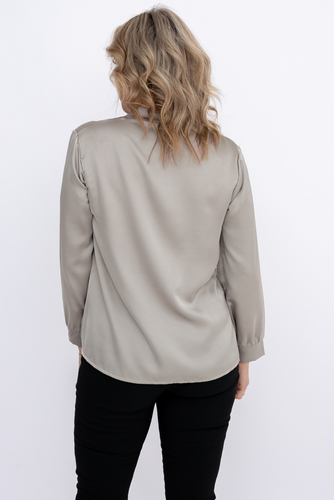 Chemise en satin beige foncé avec jabot