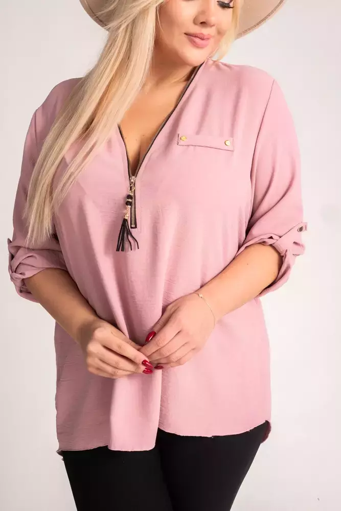 Pudderrosa bluse med åpen halsutringning