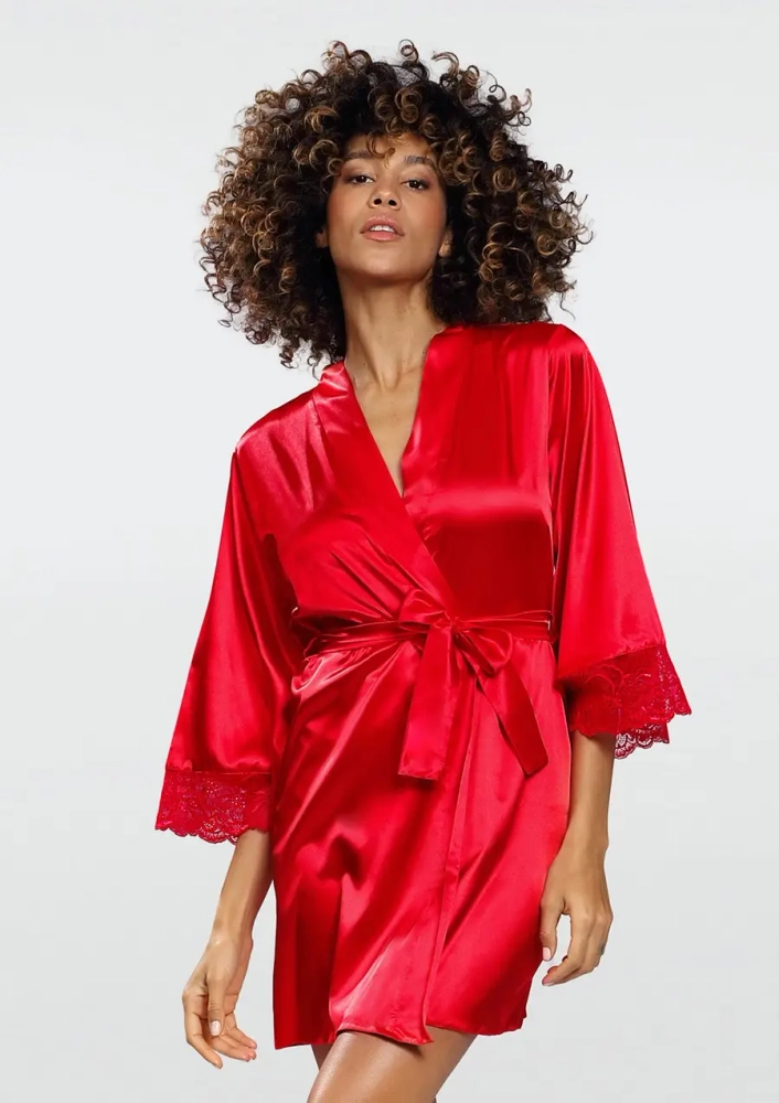 Peignoir en satin rouge