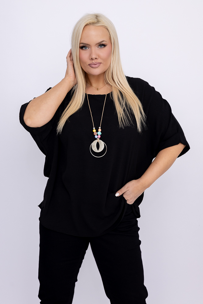  Czarna Bluzka z wisiorkiem BELUCIO