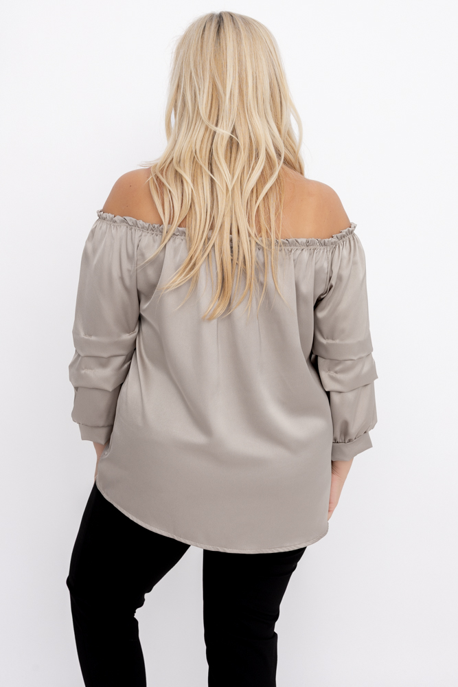 Beigefarbene Bluse mit gerüschten Ärmeln