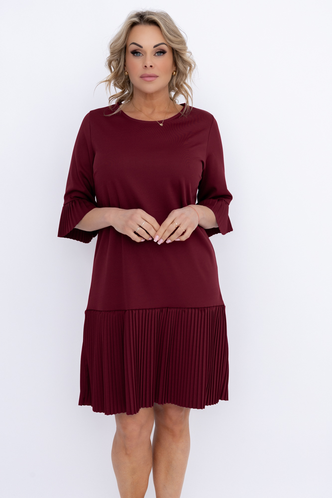 Kastanienbraunes plissiertes Rüschenkleid