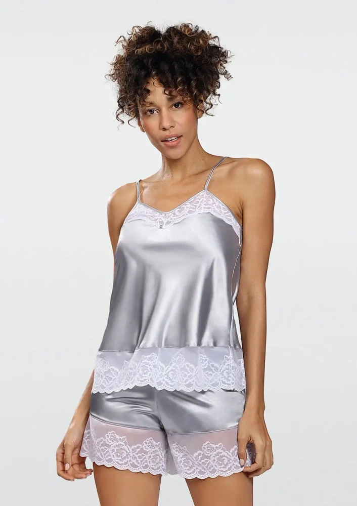 Silbernes Satin-Set