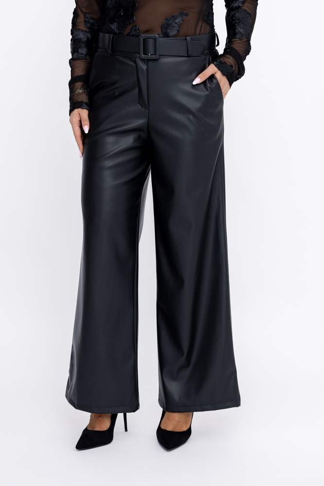 Pantaloni din piele neagră cu curea