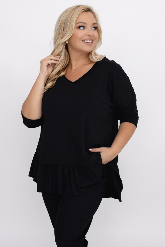  Schwarze Bluse mit Rüsche