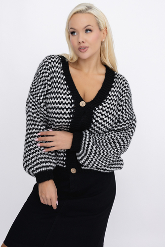  Pulover negru și alb