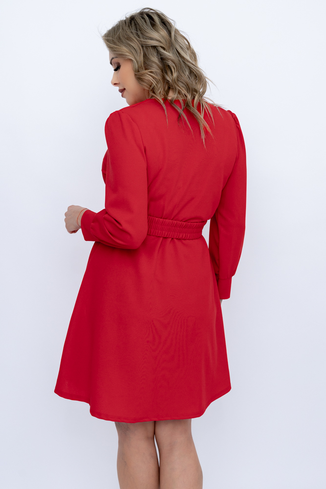 Robe rouge avec ceinture