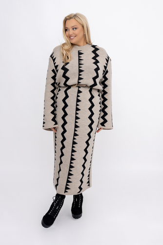 Dunkelbeiges Pulloverkleid