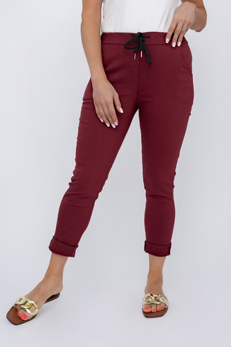 Kastanienbraune Hose