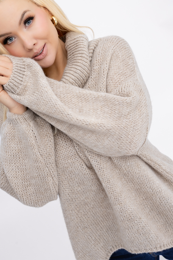 Jasnobeżowy Sweter z golfem