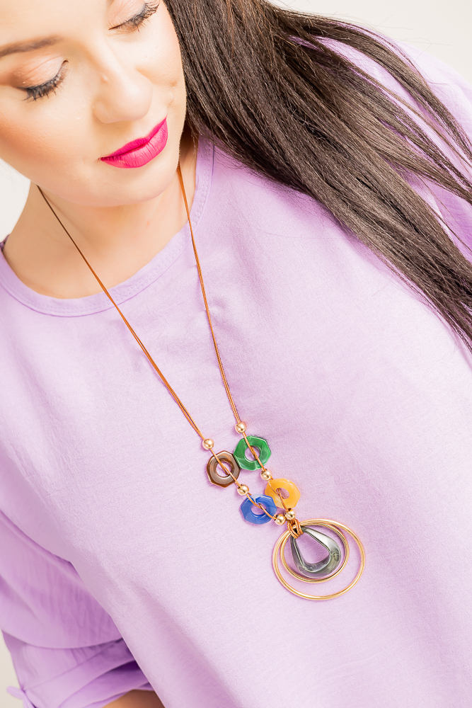 Liliowa Bluzka z wisiorkiem