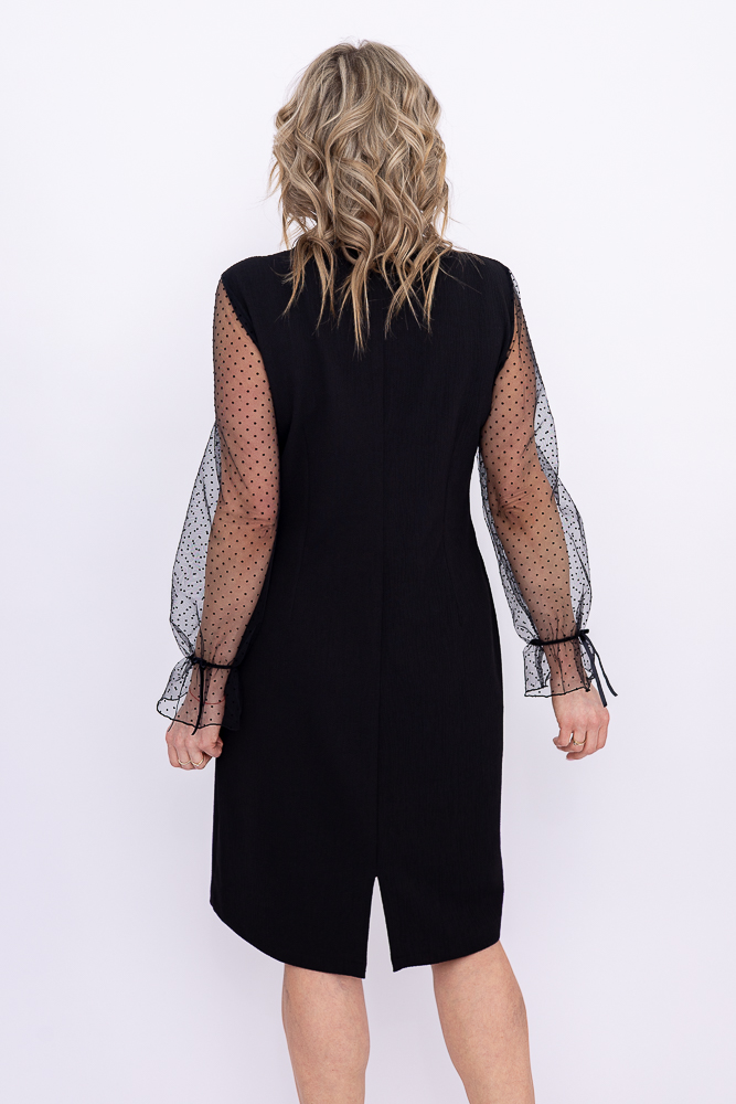Schwarzes Kleid mit durchsichtigen Ärmeln