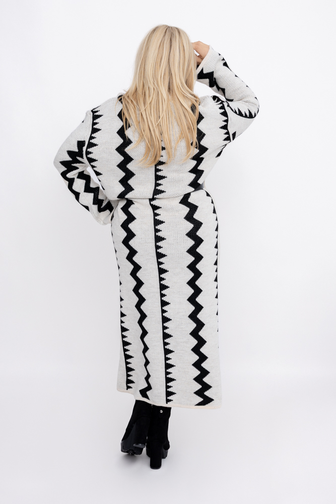 Hellbeiges Pulloverkleid