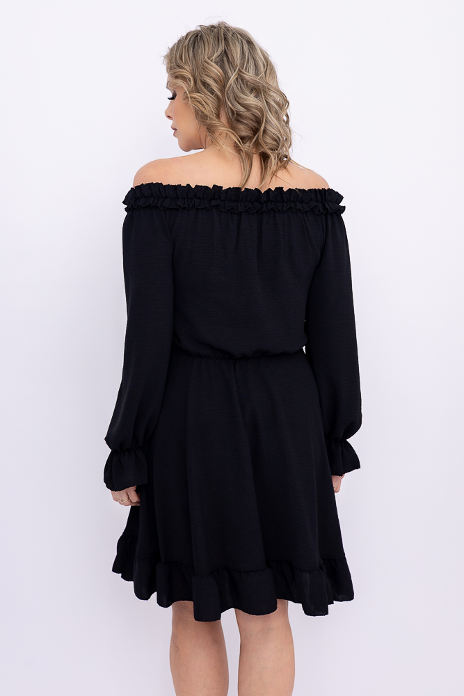 Robe noire à volants